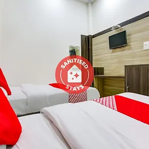 Hotel Oyo 75850 Vishwanath, Varanasi